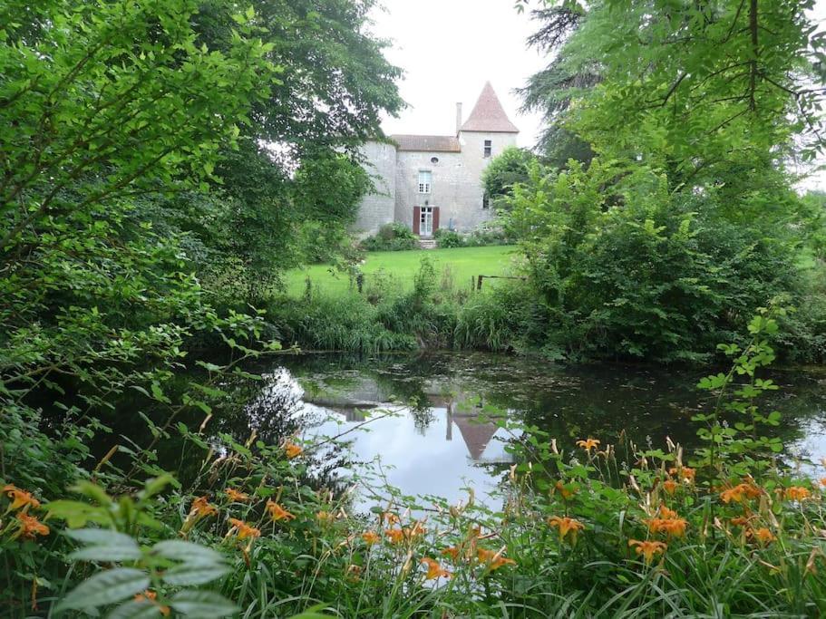 Chateau Barayre - Beautiful 12Th Century Castle With Pool And Large Garden Laussou Luaran gambar