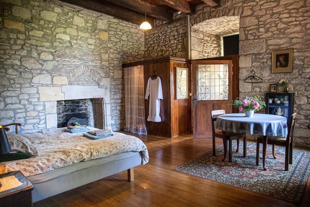 Chateau Barayre - Beautiful 12Th Century Castle With Pool And Large Garden Laussou Luaran gambar