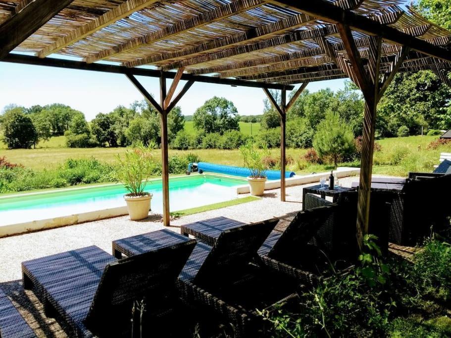 Chateau Barayre - Beautiful 12Th Century Castle With Pool And Large Garden Laussou Luaran gambar